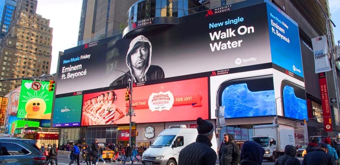 Thi Công Biển Billboard Ngoài Trời Cần Đảm Bảo Những Gì?