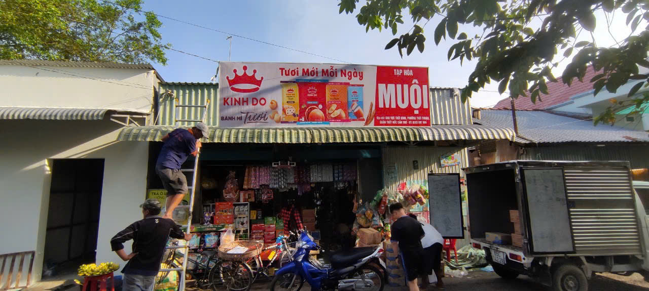 Thi công chuỗi bảng hiệu cửa hàng