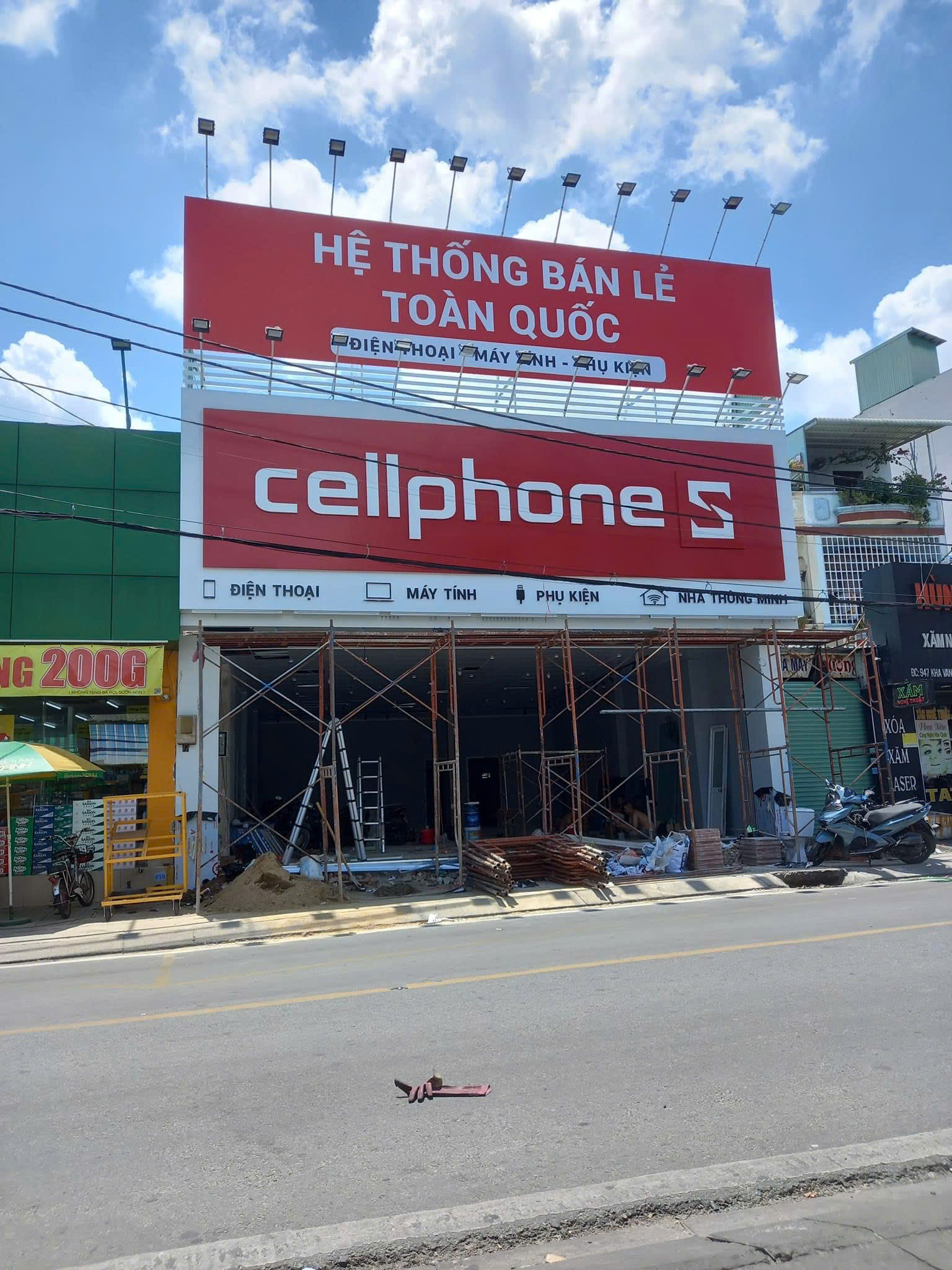 Thi công bảng hiệu chuỗi cửa hàng
