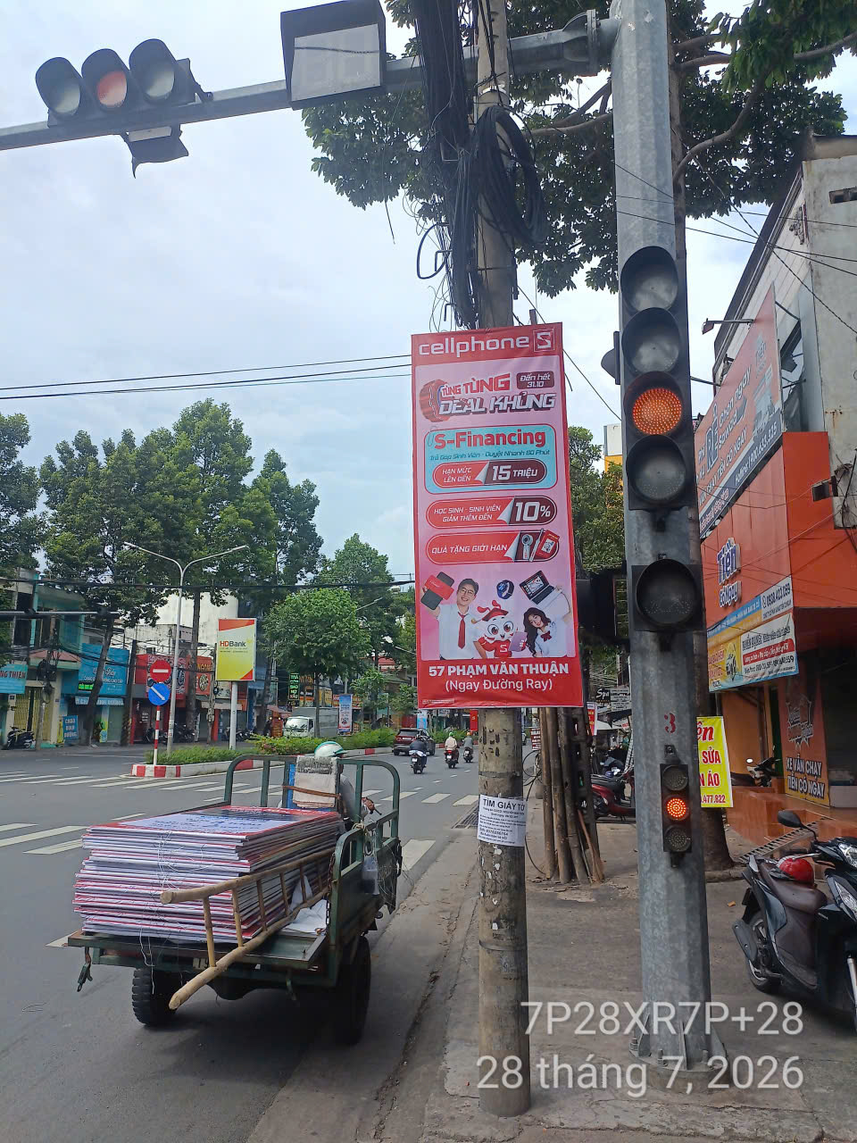 Treo cờ phướn quận 7