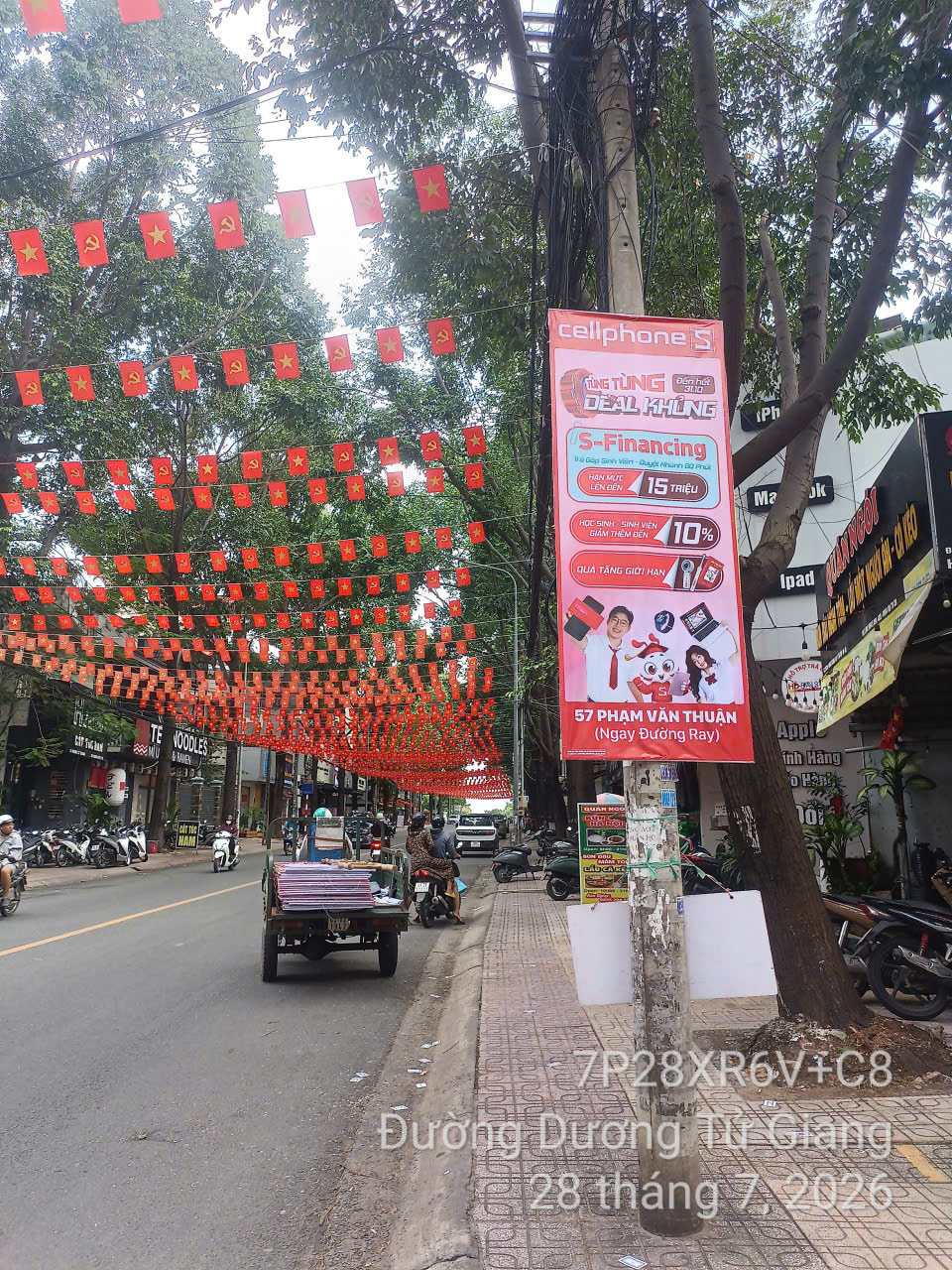 Treo cờ phướn quận 7