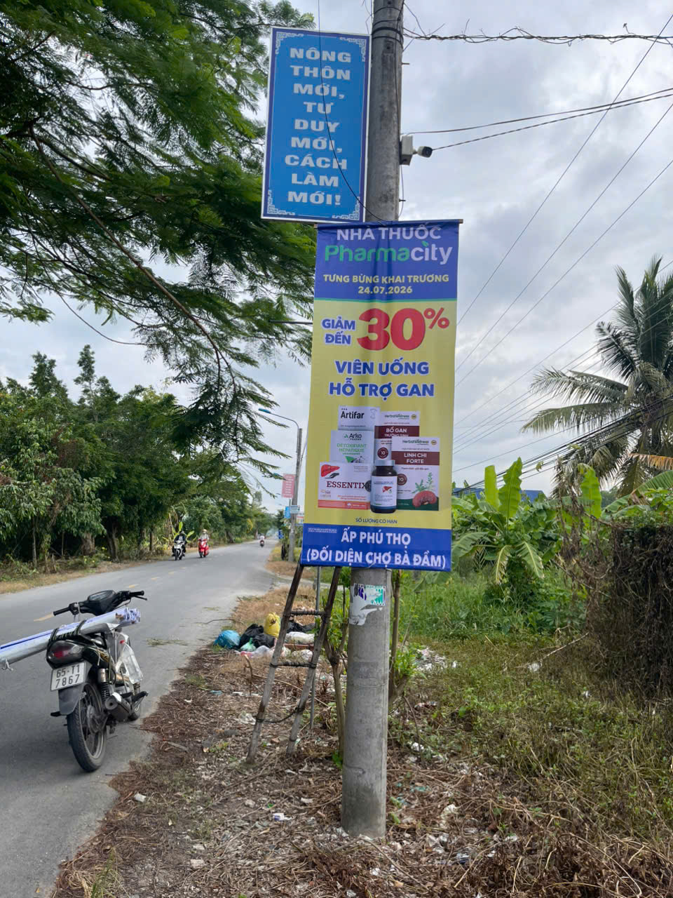 treo cờ phướn miền bắc