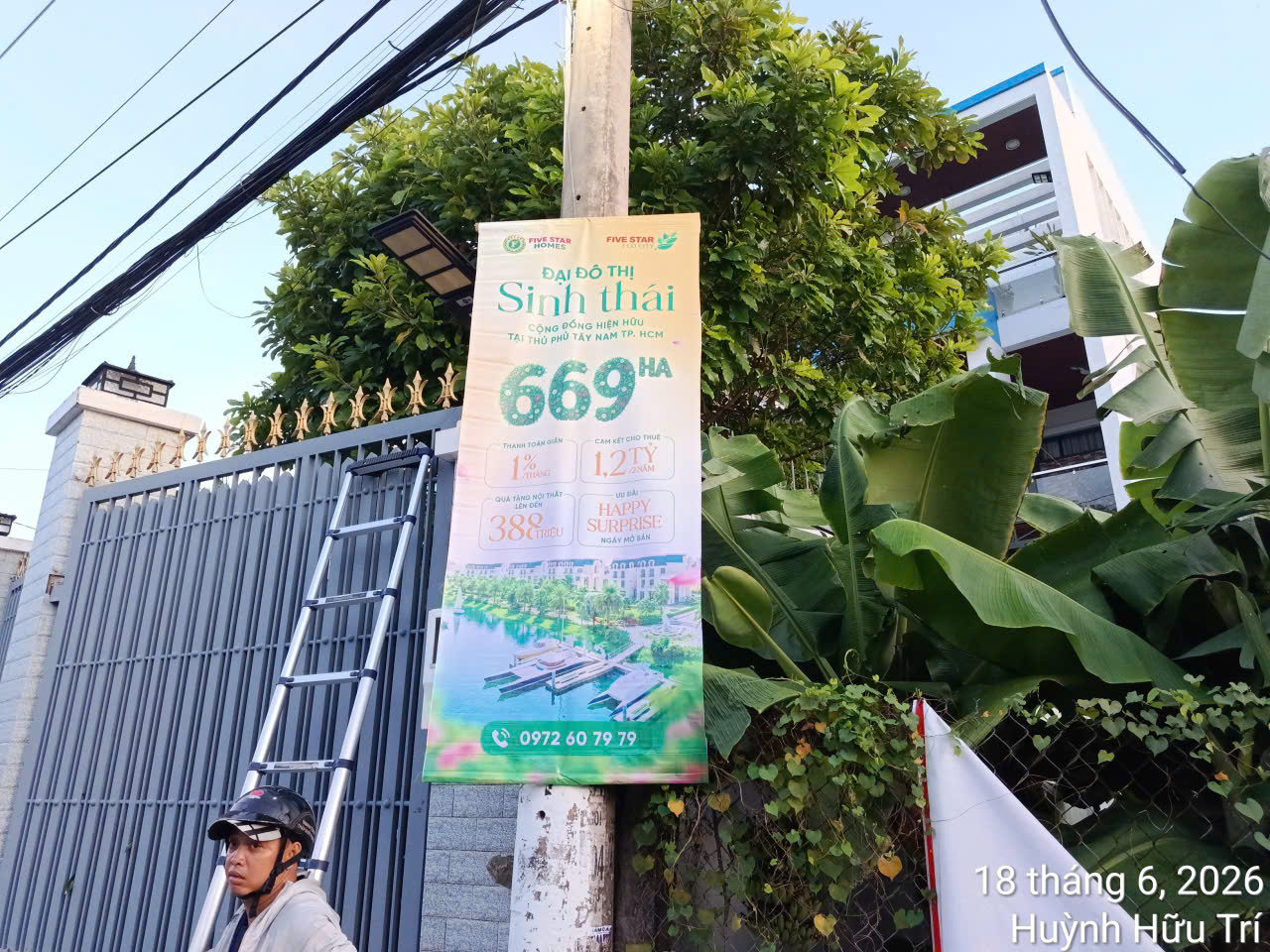 Treo cờ phướn hai mặt