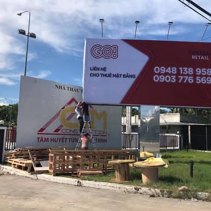 Pano quảng cáo miền Tây