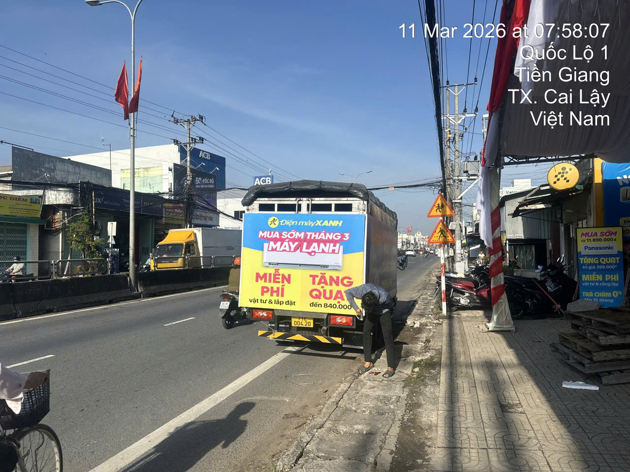 Quang cao taxi tra vinh roadshow xe tai