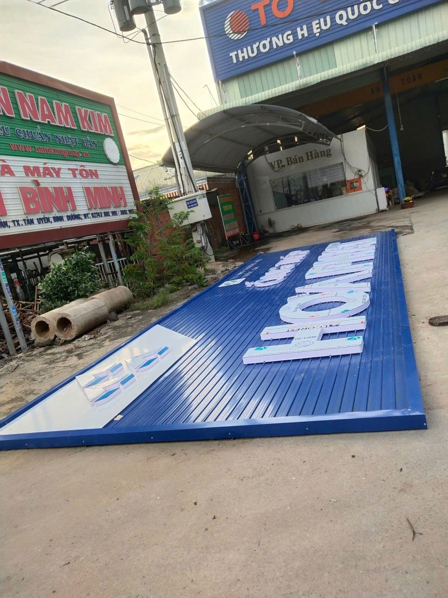 Thi công bảng hiệu quảng cáo