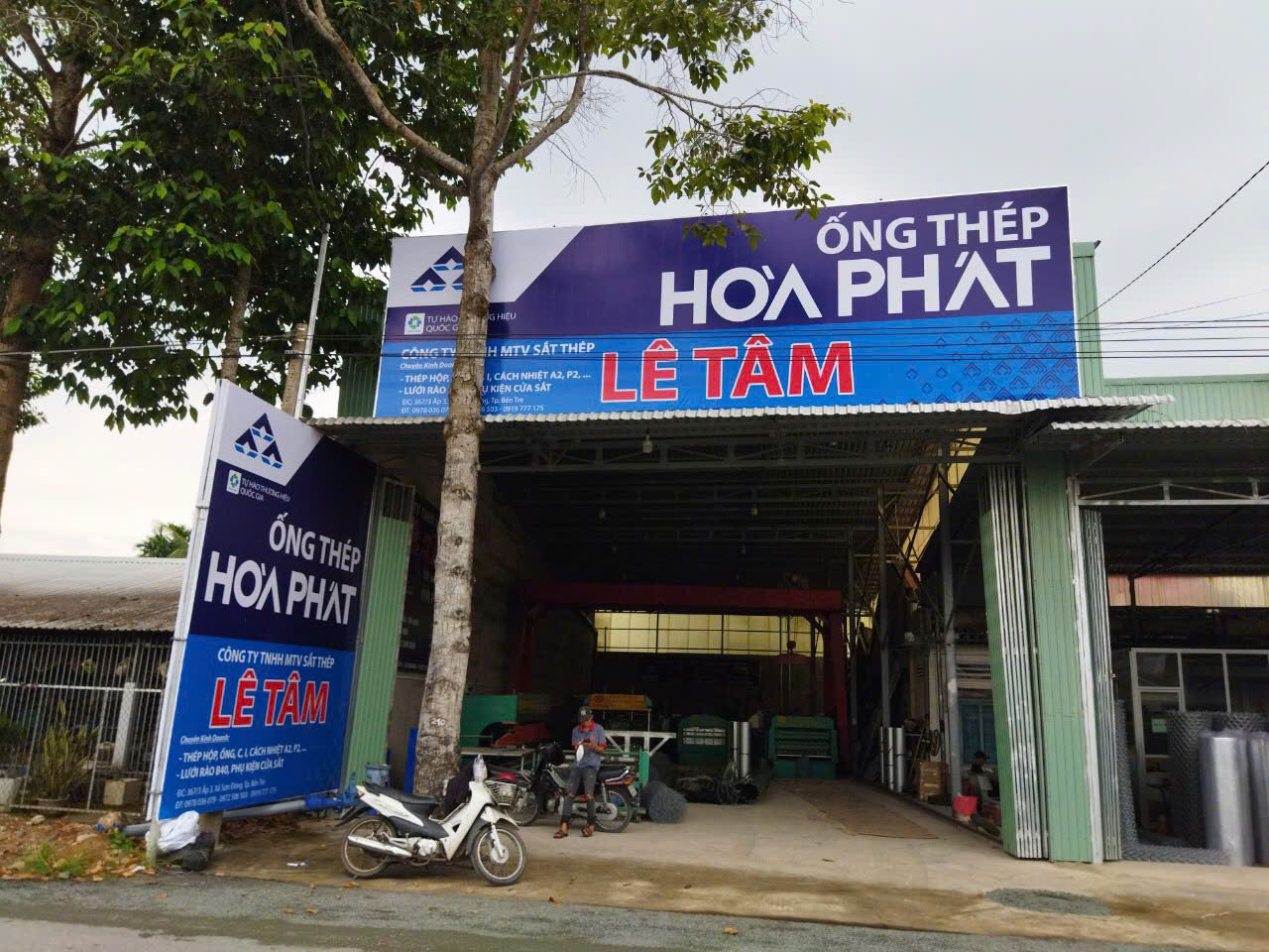 Biển hiệu thép hoà phát