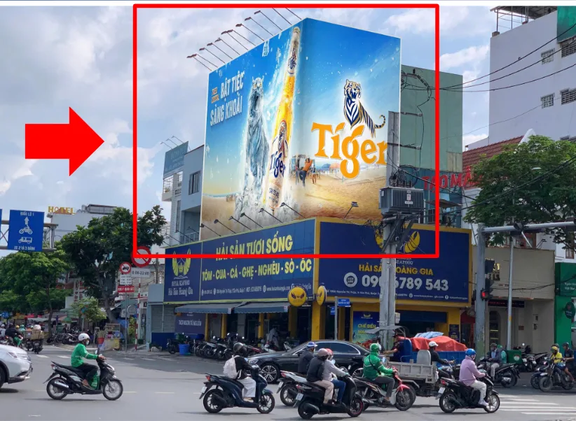 Billboard Nguyễn Thị Thập, Quận 7