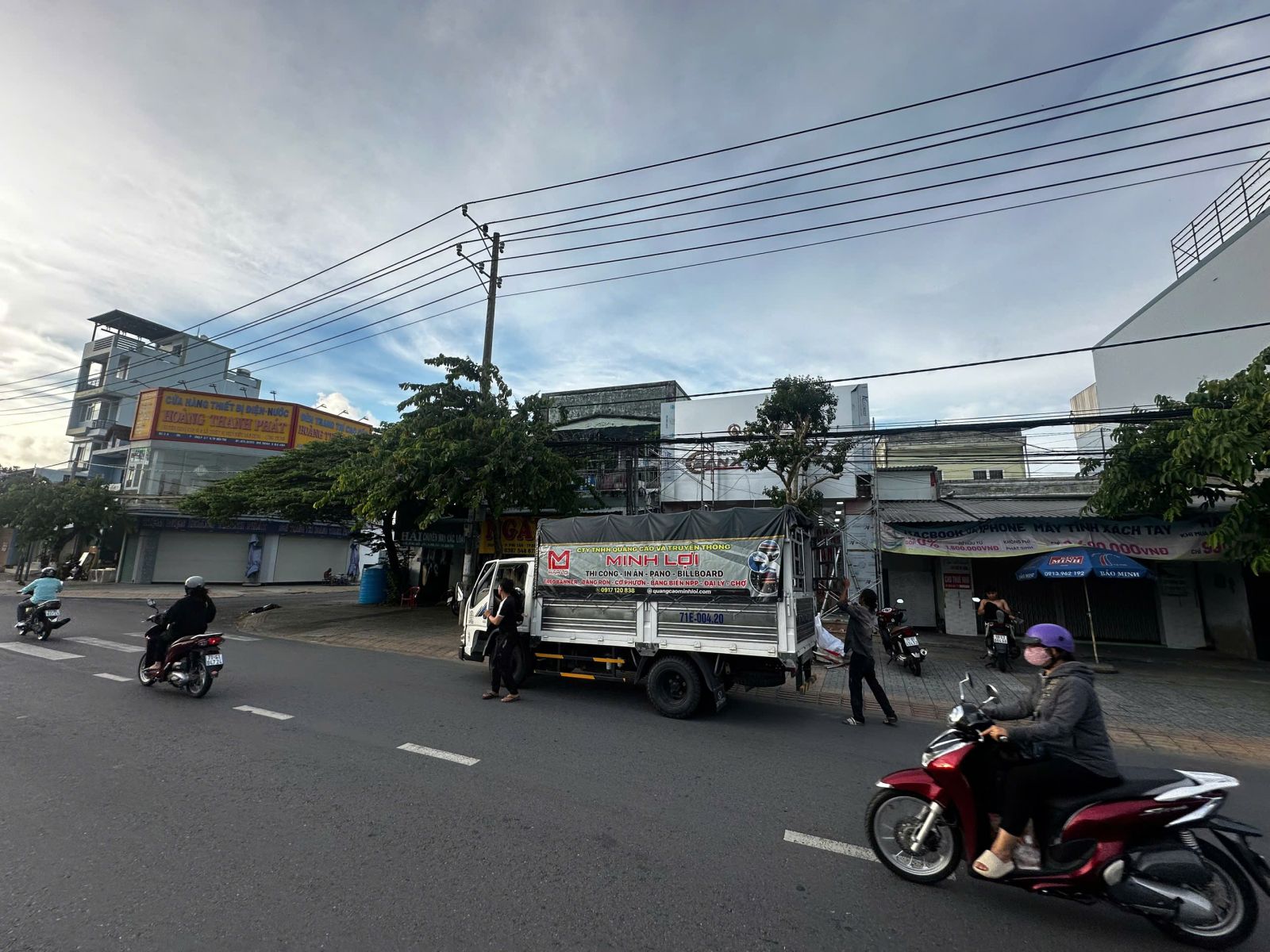 Thi công biển alu bến tre