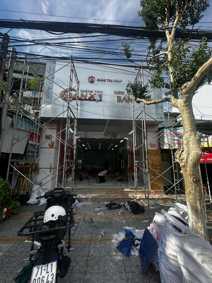 Thi Công Bảng Hiệu Inox Tại Thủ Đức